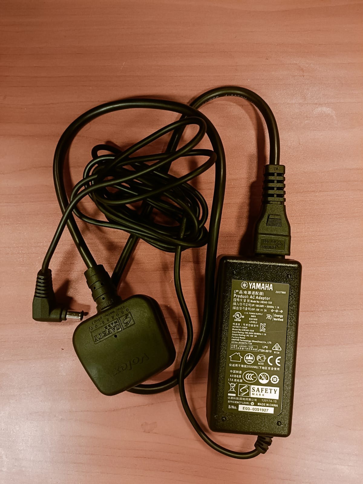 Adaptor Yamaha 15V-3A