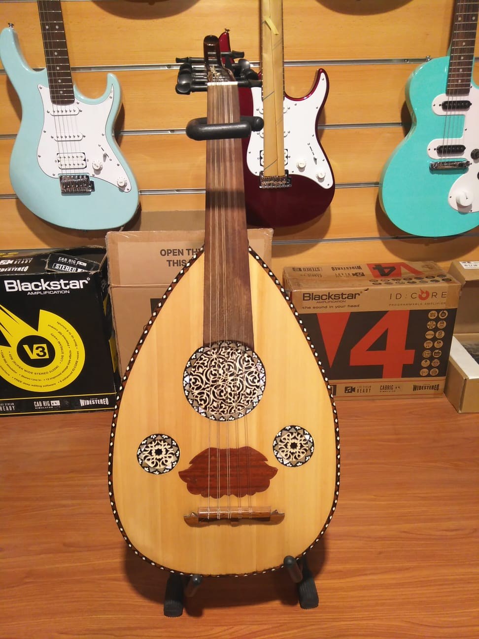 Oud لوكس جوهرة