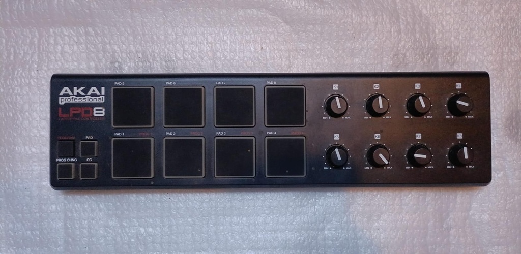 Akai LPD8 