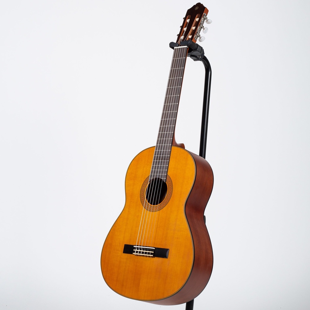 Yamaha CG122